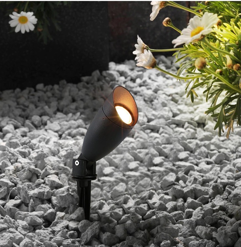 đèn spotlight chiếu cây 4