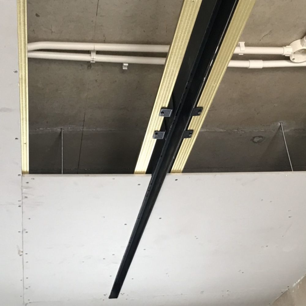 cách lắp đèn ray nam châm âm trần 2