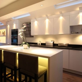 Đèn spotlight bếp – Giải pháp chiếu sáng hiện đại, thẩm mỹ cho không gian nấu nướng