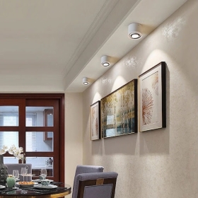 Đèn spotlight cách tường bao nhiêu là hợp lý? Hướng dẫn chi tiết để chiếu sáng đẹp và hiệu quả