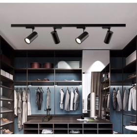 Đèn spotlight cho showroom trưng bày sản phẩm – Giải pháp chiếu sáng nâng tầm giá trị không gian