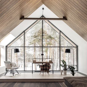 Ngắm dinh thự gỗ ấm áp "mọc" trên đất rừng ở Nga