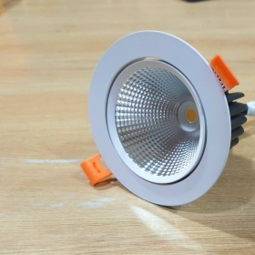 Spotlight bị nhấp nháy: Nguyên nhân, cách khắc phục và cách chọn đèn bền bỉ